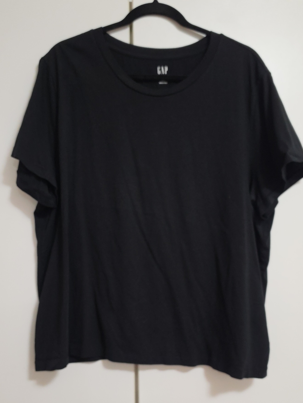 GAP Black Short Sleeve Crewneck Tee - Women's